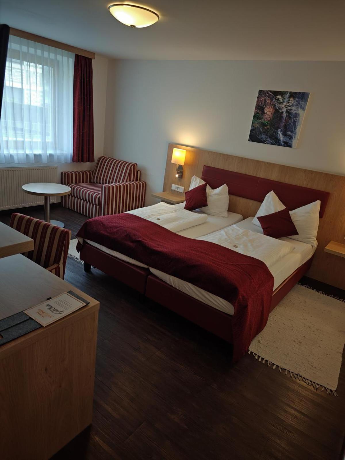 Hotel Restaurant Perschler Rattenberg  Buitenkant foto
