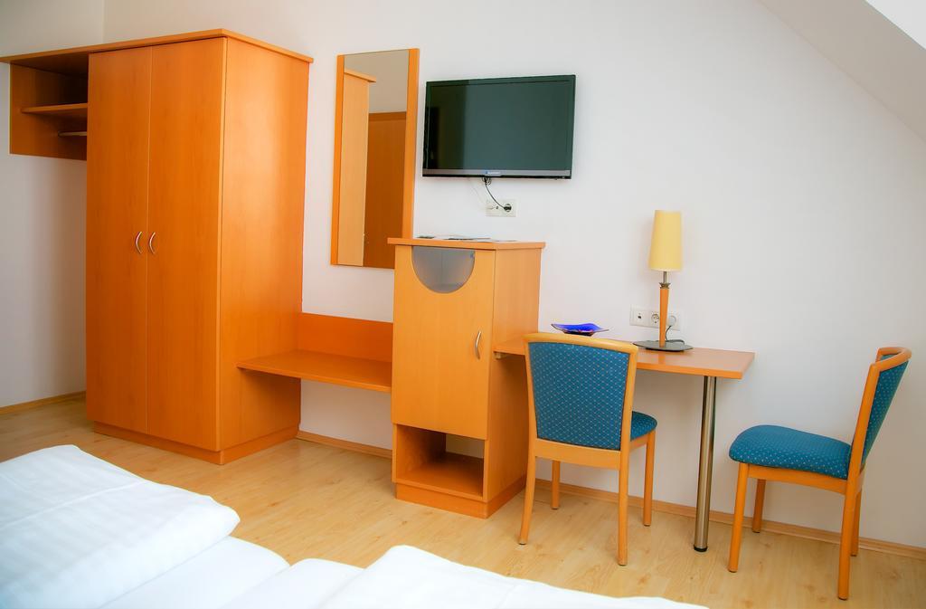 Hotel Restaurant Perschler Rattenberg  Buitenkant foto